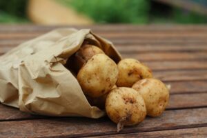 Готовим простые, вкусные блюда из картошки: 18 рецептов с фото и описанием Готовим простые, вкусные блюда из картошки: 18 рецептов с фото и описанием