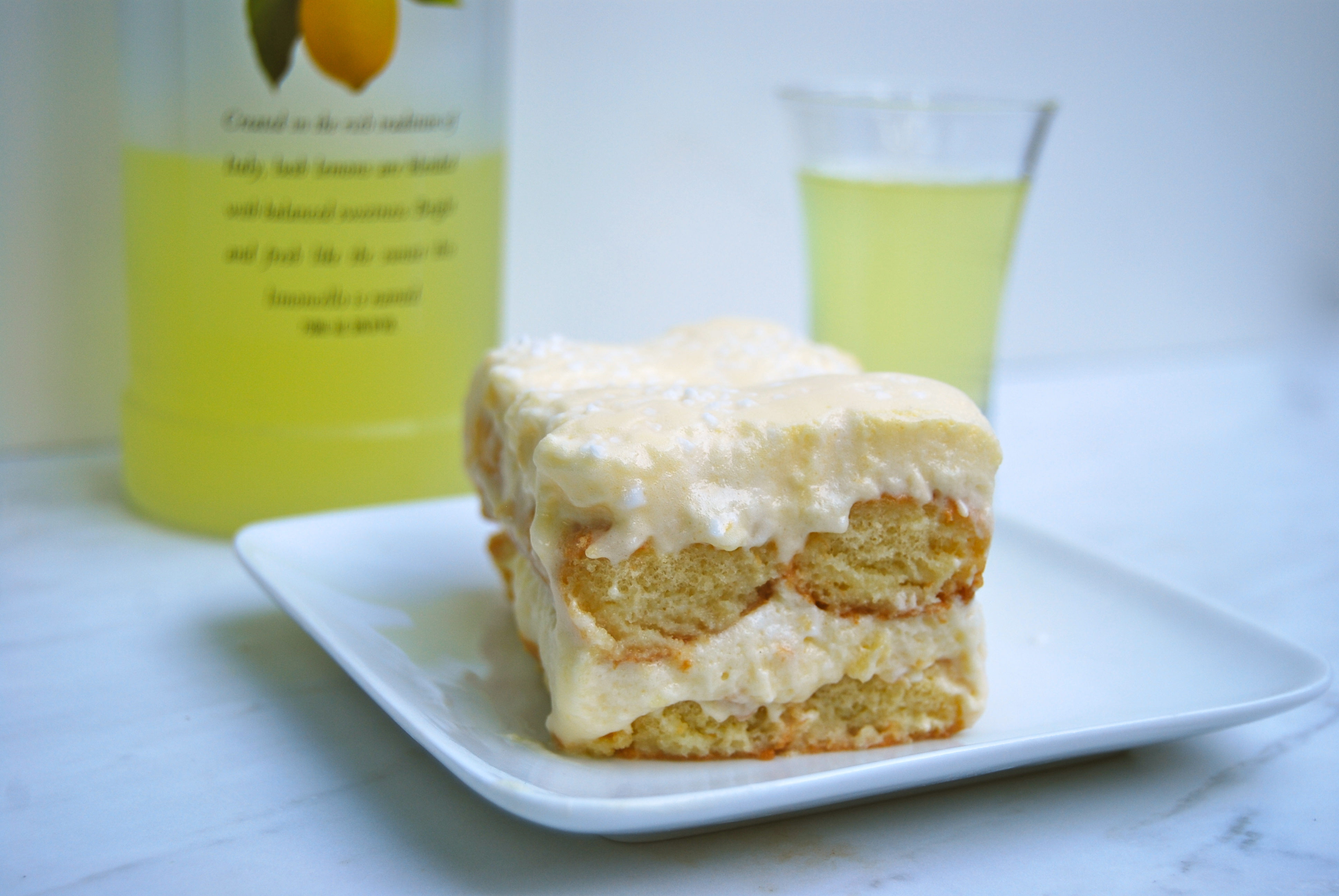 Тирамису с ягодой и лимочелло