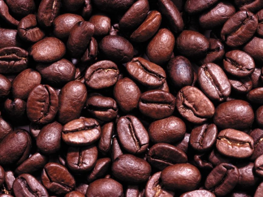 Готовые к употреблению зёрна кофе. Колумбийская арабика