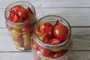 ТОП-23 Рецепта салатов с консервированными помидорами: с тунцом, фасолью, кукурузой и другими компонентами. Советы по приготовлению (Фото & Видео) +Отзывы