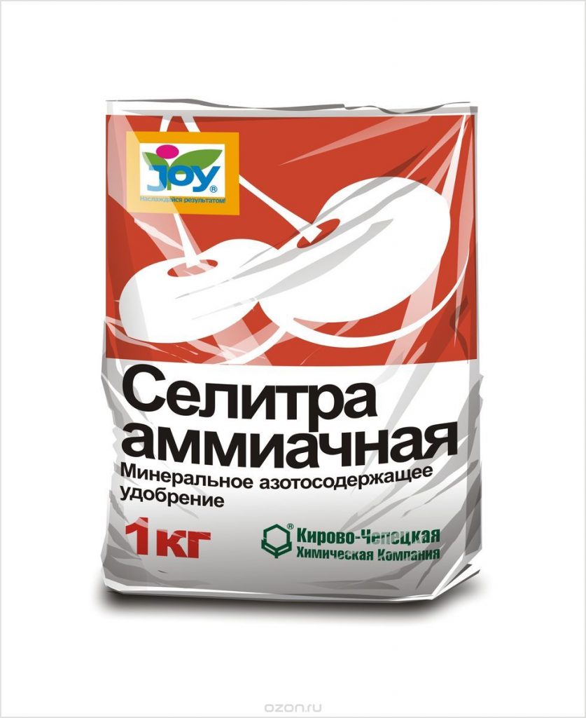 Суперфосфат категорически не совместим с азотными удобрениями, например аммиачной селитрой