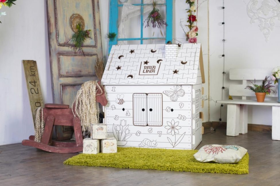 Украшение новогоднее оконное Уютный домик из ПВХ пленки, декорировано глиттером 15.5х17.5см