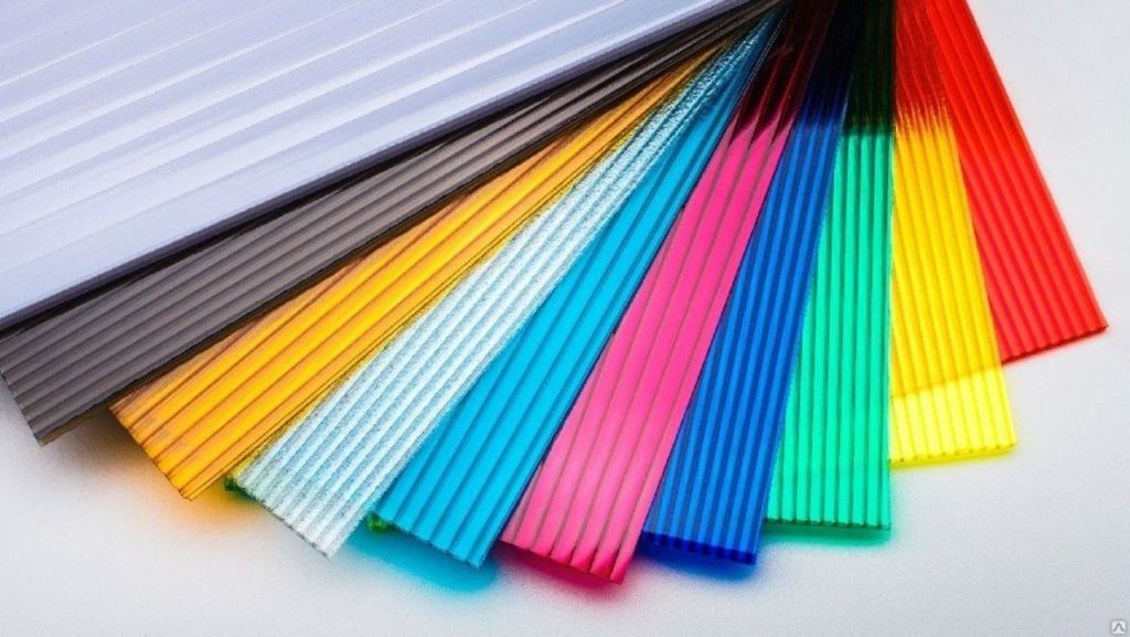 Материалы различных цветов