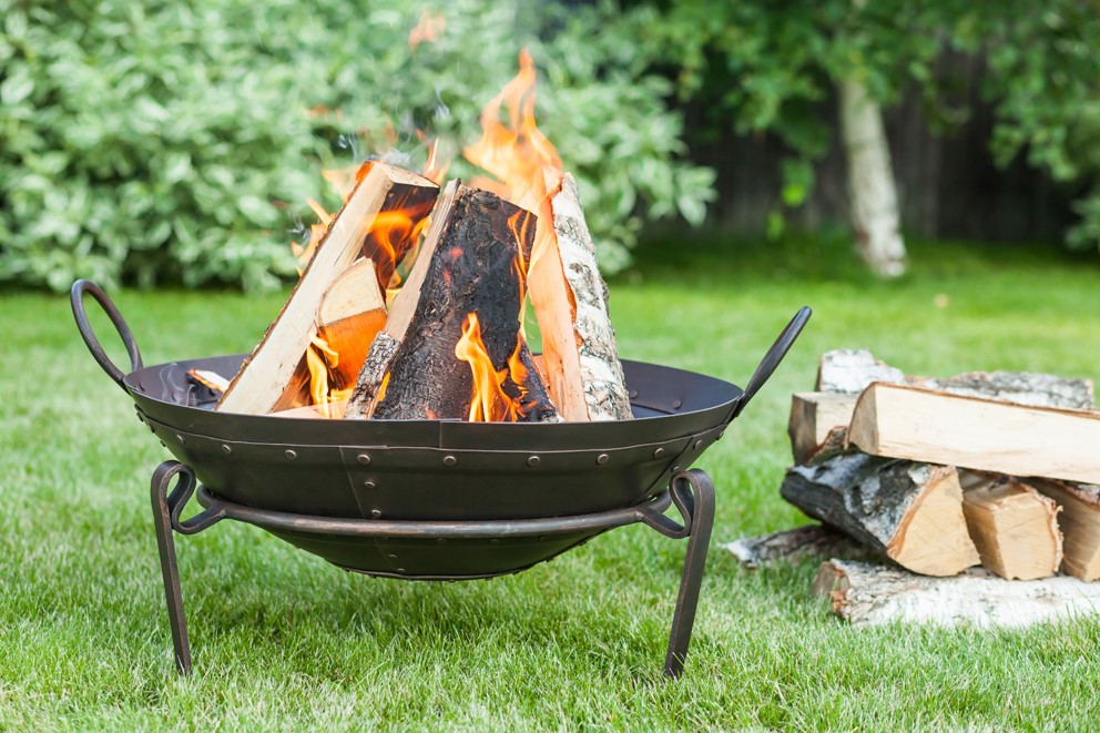 Металлическая переносная чаша