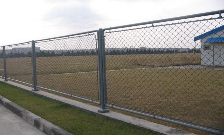 Ограждение на ленточном фундаменте