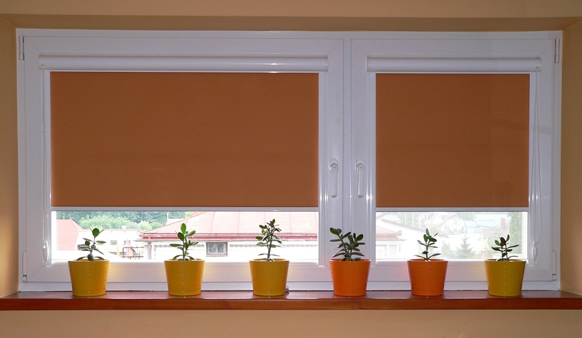 Рулонные шторы на пластиковые окна без сверления - устанавливаем самостоятельно