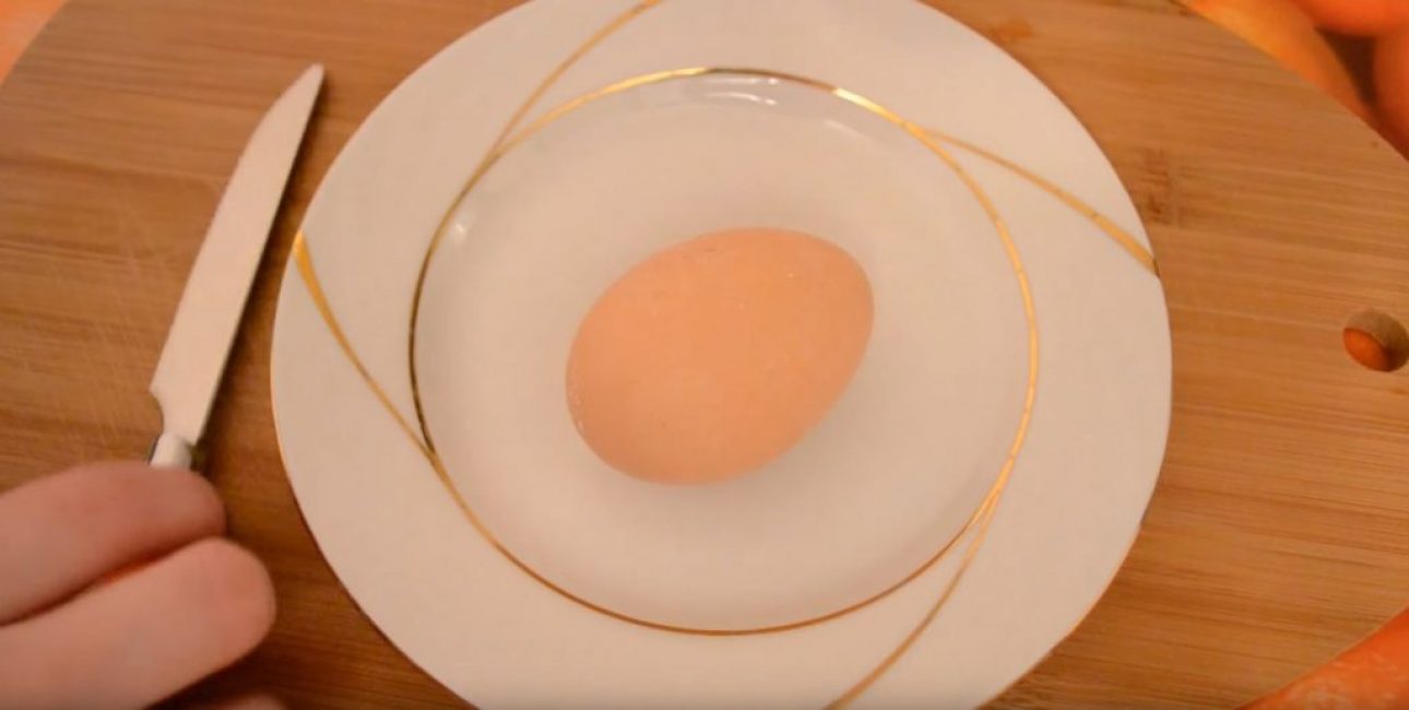Яйцо со снятым скотчем