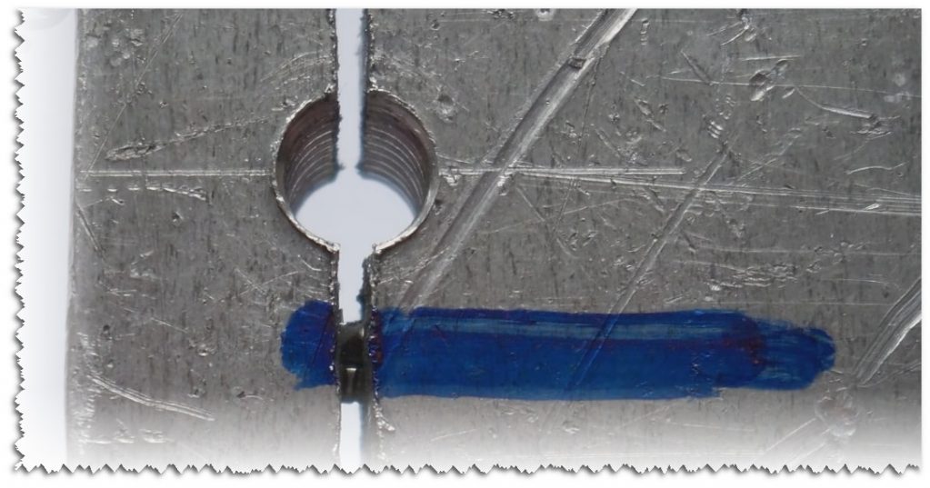 Метчик застрял внутри изделия