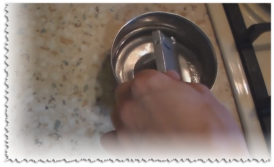 Помещаем в кастрюлю заготовку