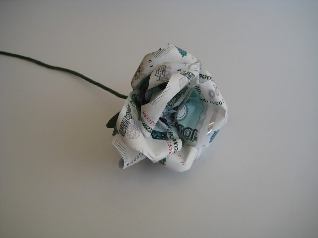 Роза из денег