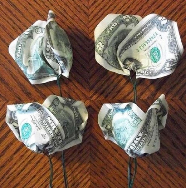 Протягивание проволоки через другие лепестки