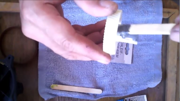 Наносим клей