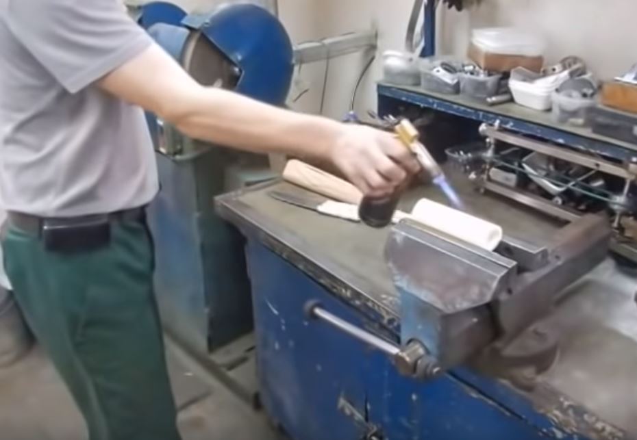 Нагреваем горелкой