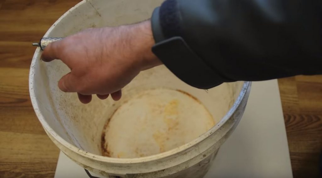 Сверлим отверствие