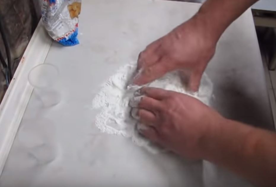 Начинаем вымешивать