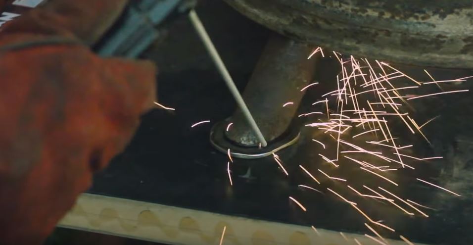 Привариваем заглушки