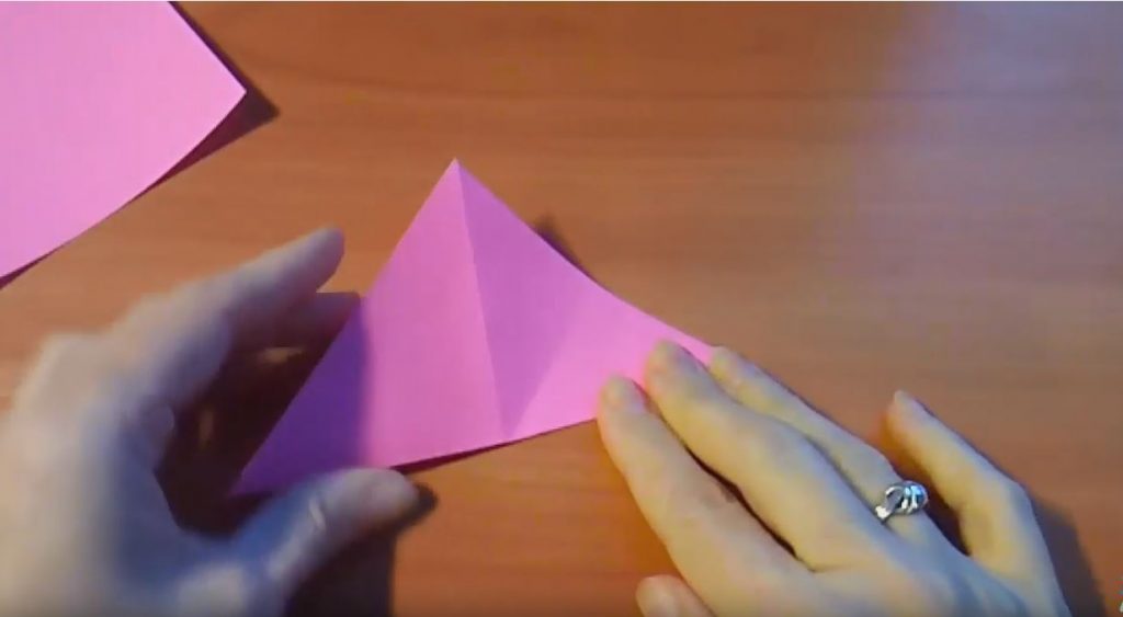 Разворачиваем и переворачиваем заготовку