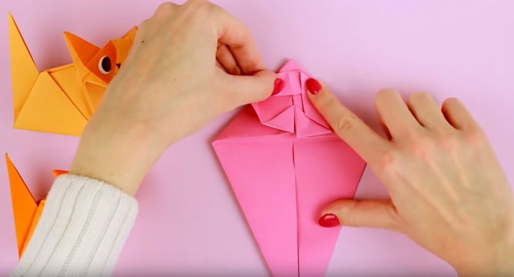 Складываем левую и правую стороны внутрь