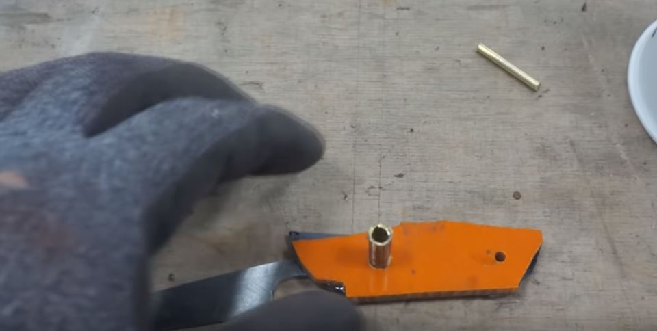 Склеиваем рукоять