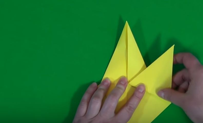 Откладываем один уголок