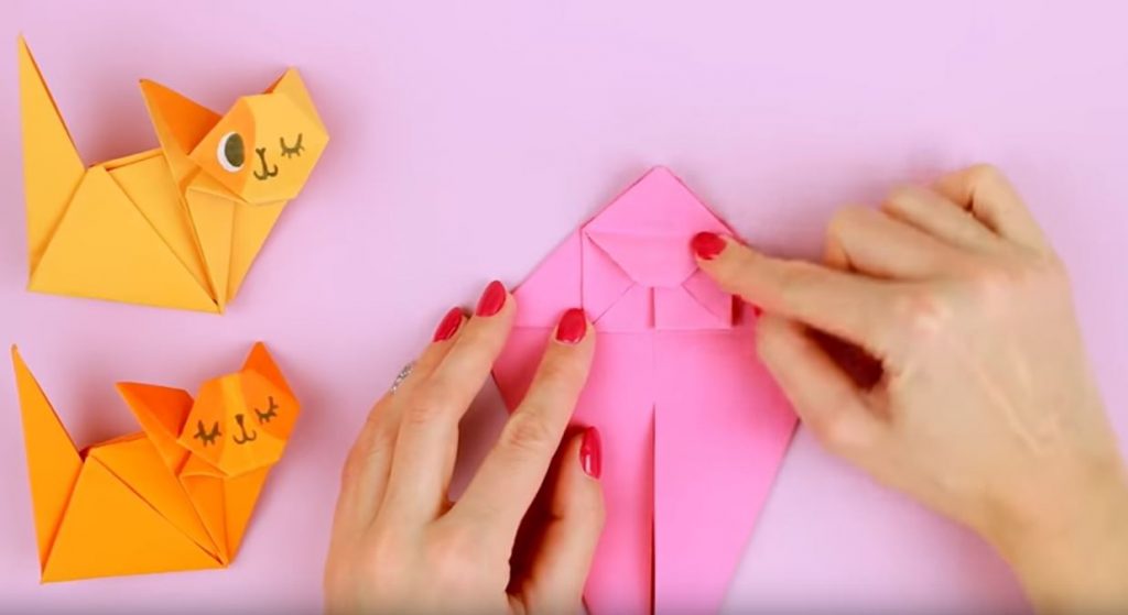 Выворачиваем верхний прямоугольник назад