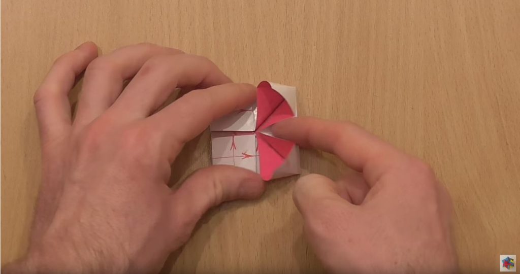 Складываем оставшуюся сторону