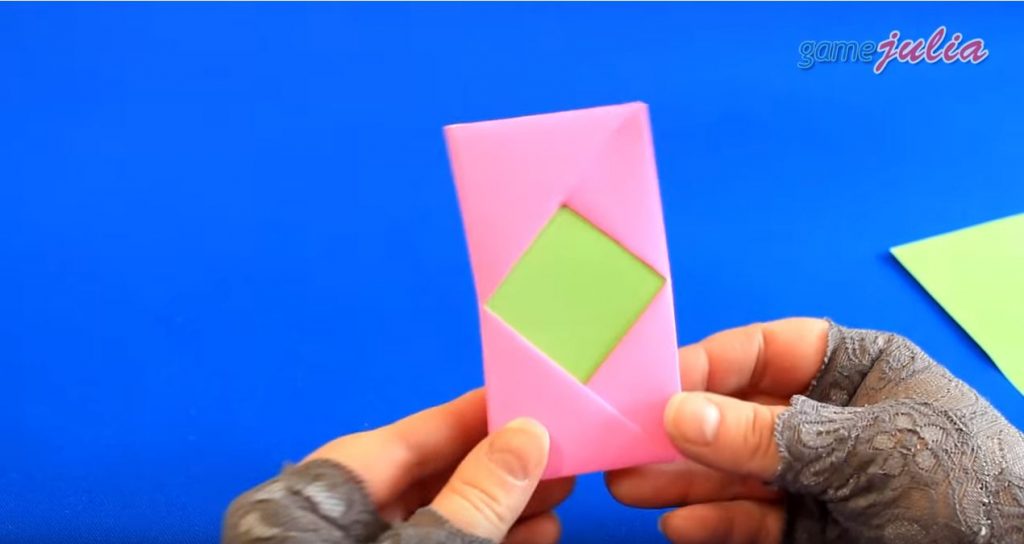 аправляем прямоугольник другого цвета внутрь