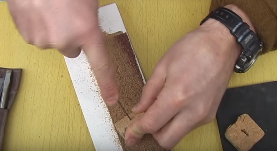 Делаем отверстие