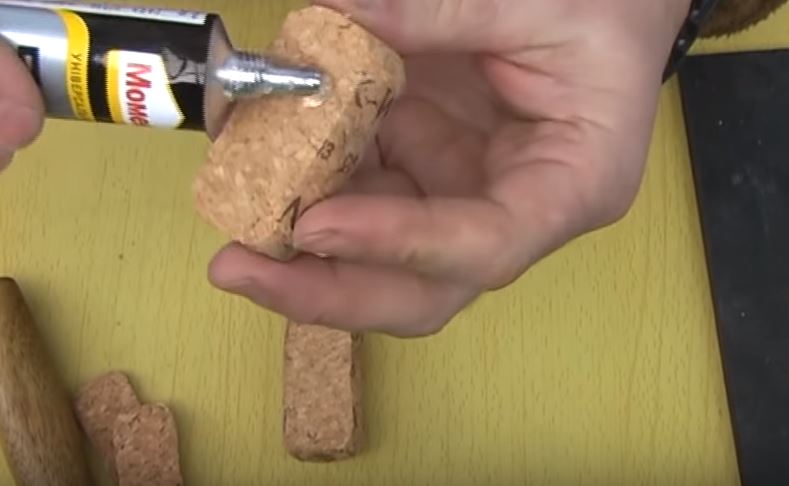 Наносим клей