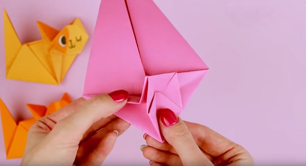 Складываем уголок в плоскость