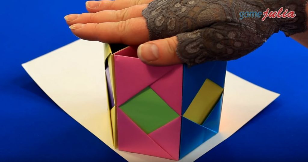 ставим нашу подставку на картон