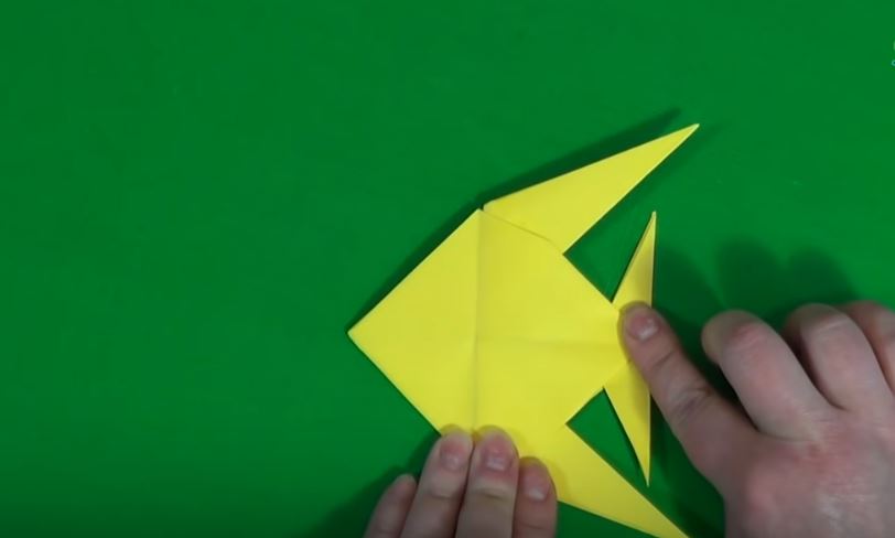 Верхний угол совмещаем с нижним