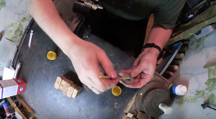 Приклеиваем больстер