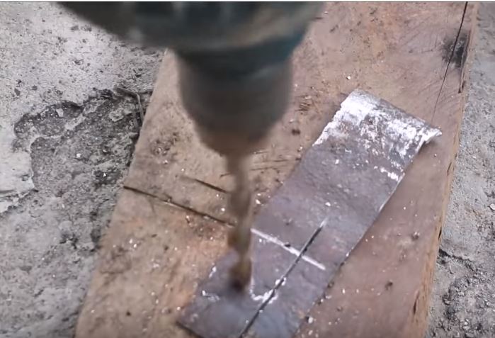 Сверлим дыру в прямоугольной пластине