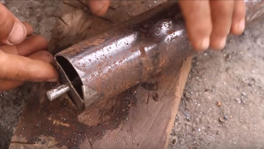 Привариваем фиксатор