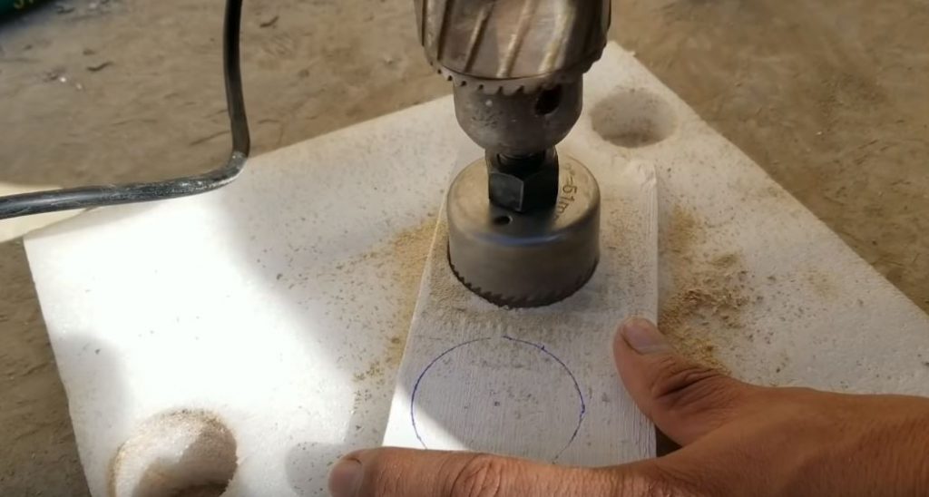 Подготавливаем крепеж