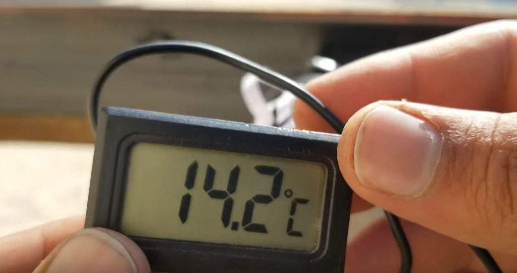 Измеряем температуру на улице