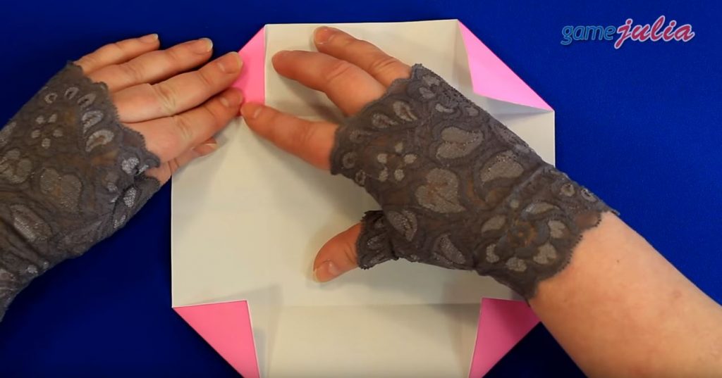 загибаем эти углы внутрь