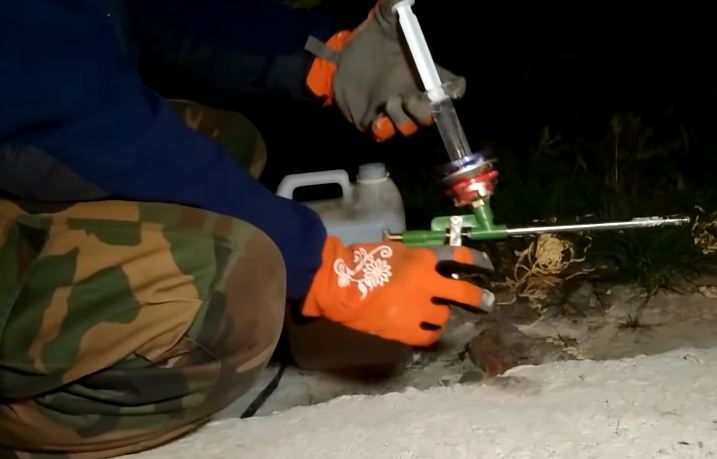 Вставляем поршень