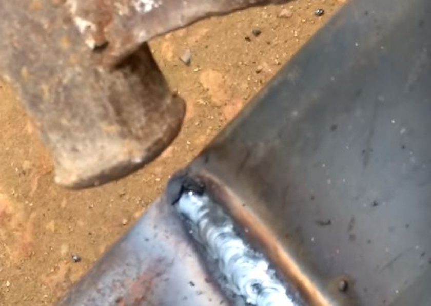 Отбиваем шлак