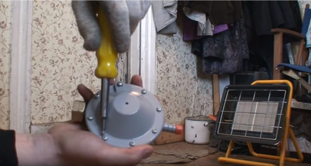 вынимаем пружину