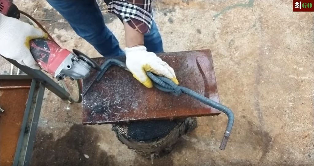 Мелом намечаем лишнюю длину