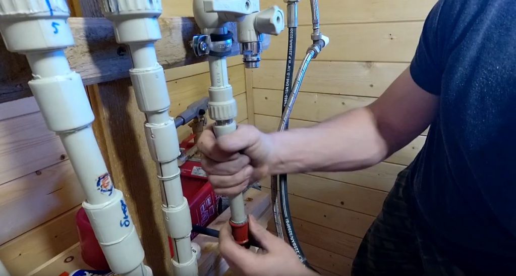 Подсоединяем собранную конструкцию к испытательному стенду