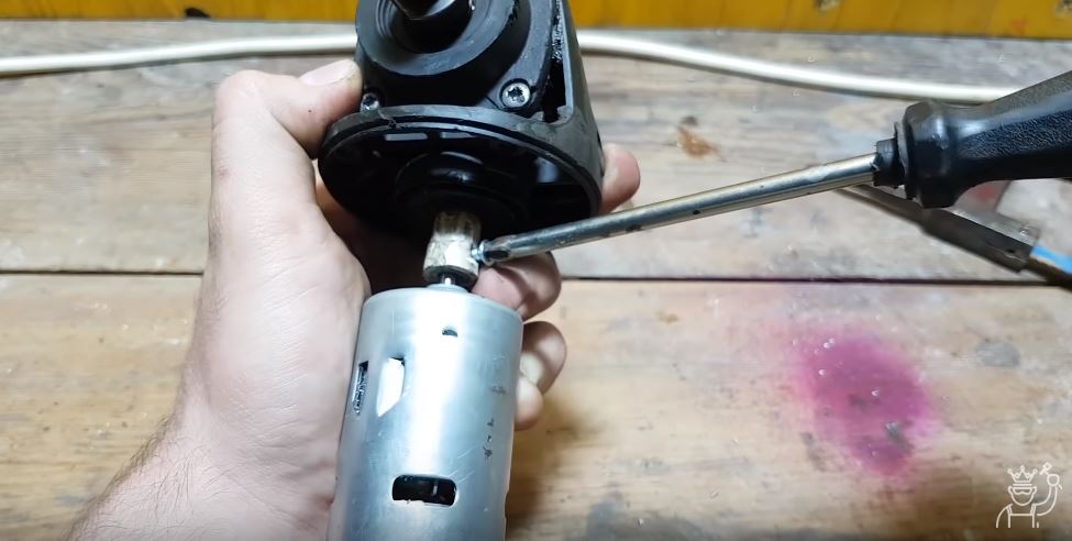 Зажимаем винт