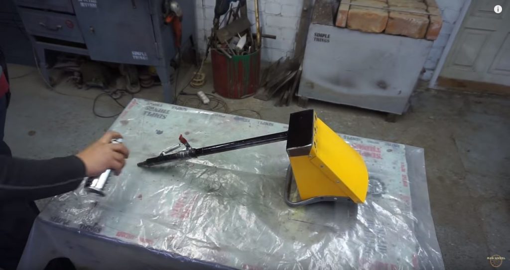 Окрашиваем узел подачи воздуха