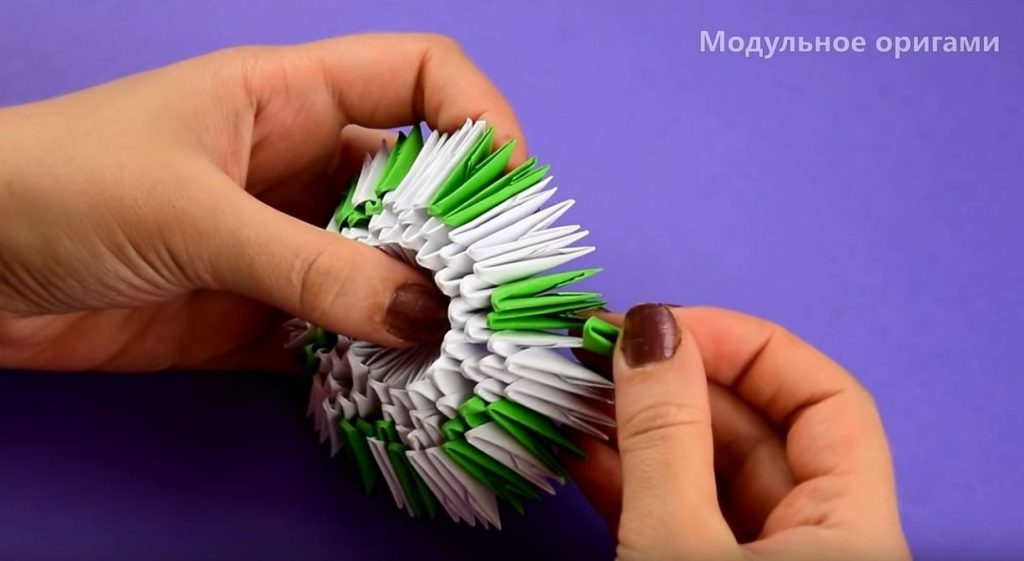 В пятом ряду соединяем смежные стороны