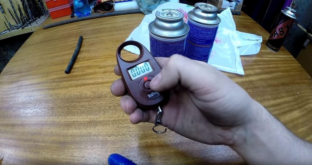 Взвешиваем каждый баллон