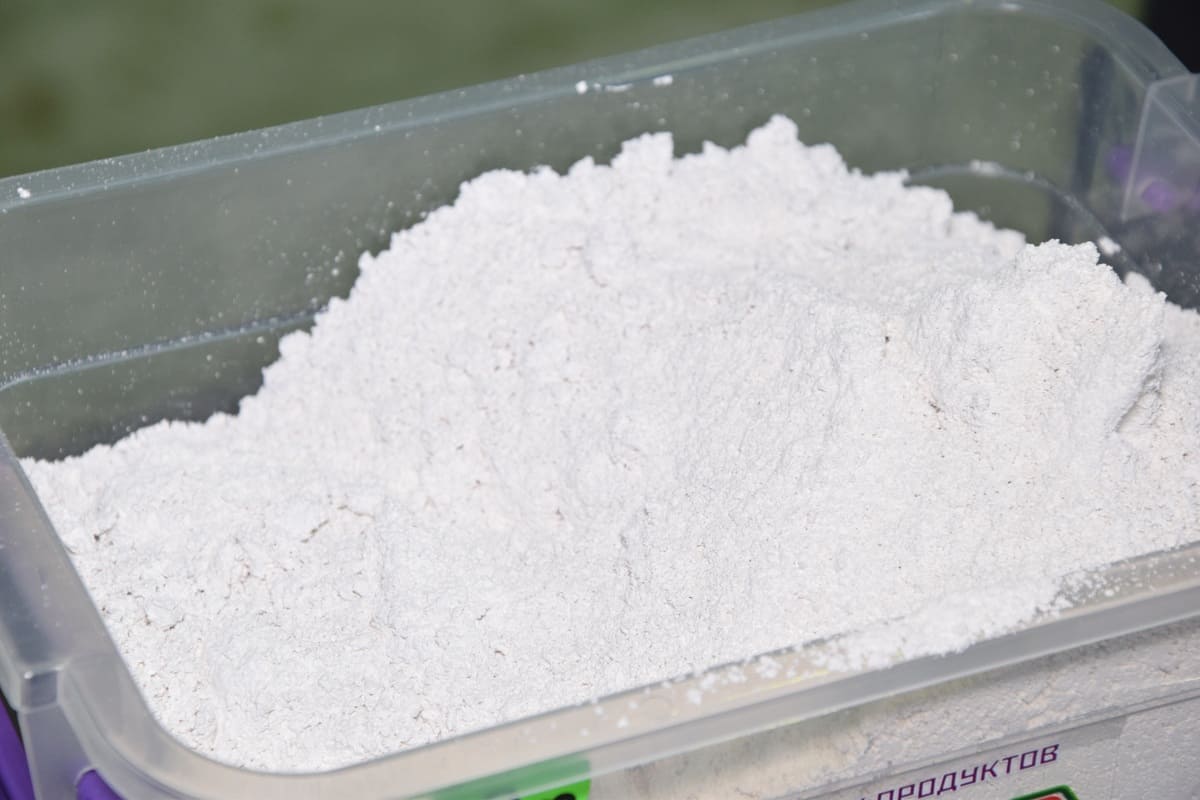 Крупные кристаллы мела требуют измельчения перед внесением