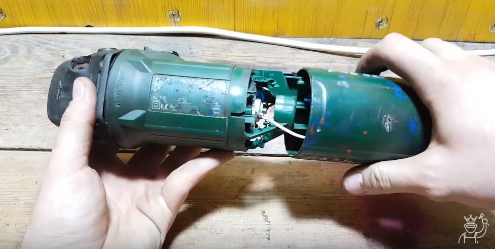 Собираем корпус болгарки