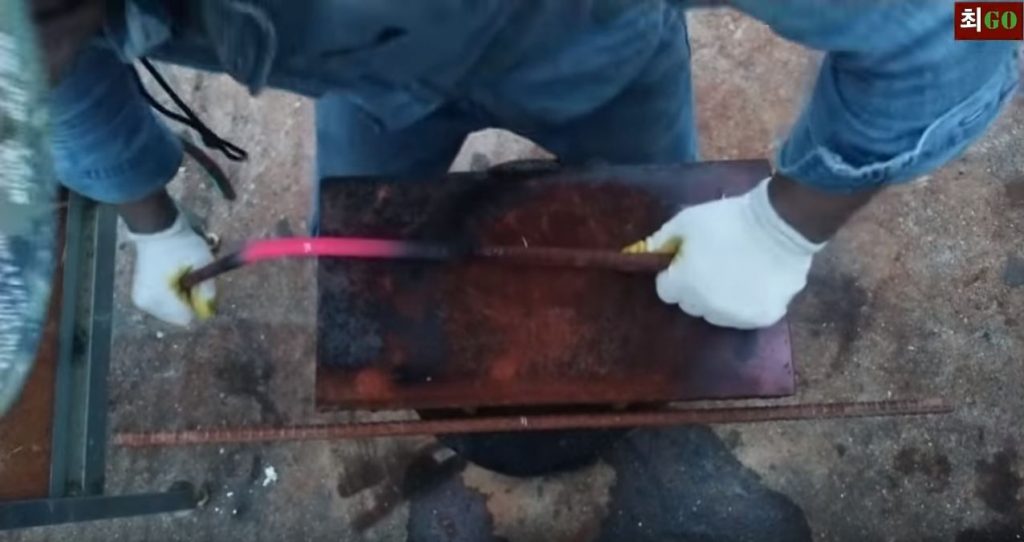 сгибаем арматуру пополам